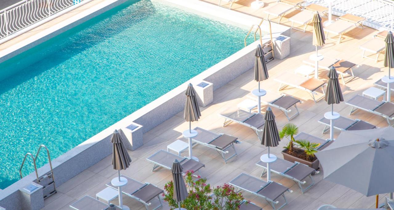 Hotel Nember Лидо ди Йезоло Екстериор снимка
